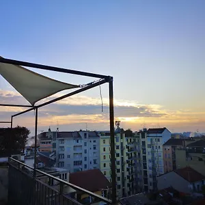 Skyline In Citta Studi A 1 Minuto Dal Metro Con Terrazzo Wi-fi E Netflix Appartamento